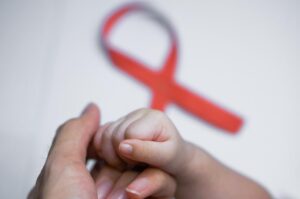 What are the symptoms of leukemia?